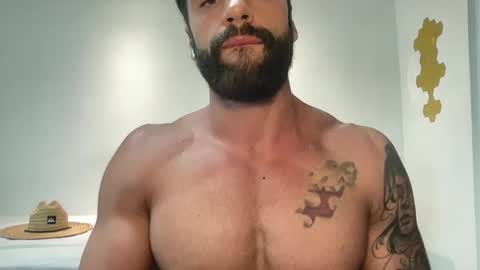 Snapshot of ray90fit chatting on March 8, 8:35 pm rayfit90 online show from March 8, 8:35 pm