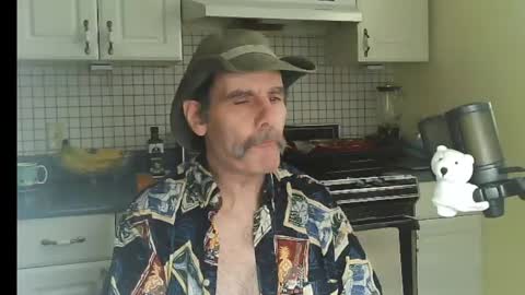 Ray online show from April 2, 8:06 pm