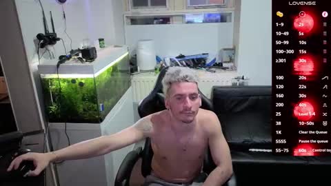 Rayzel online show from February 17, 11:03 pm