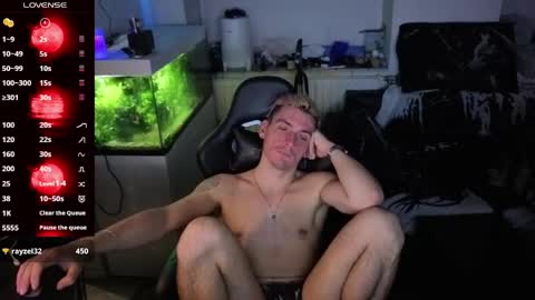 Rayzel online show from April 21, 1:53 am