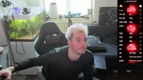 Rayzel online show from April 6, 3:02 pm