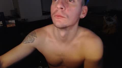 Rayzel online show from December 14, 11:34 pm