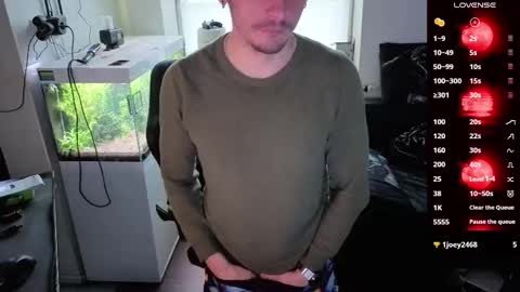 Rayzel online show from March 29, 4:29 pm