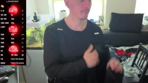 Rayzel online show from April 22, 11:37 am