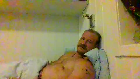Snapshot of real_viking1 chatting on October 1, 9:08 pm real_viking1 online show from October 1, 9:08 pm