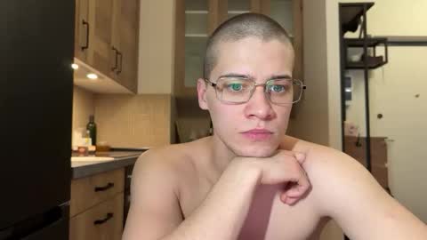 AliceEve online show from April 11, 7:39 pm