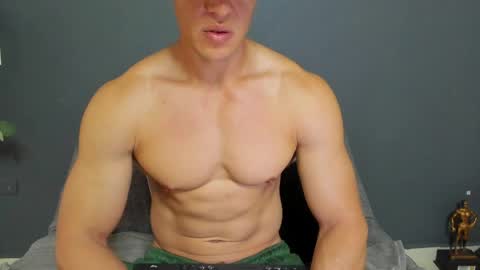 twitter REECET26 instagram RECCETAYLOR online show from April 23, 12:51 pm