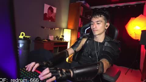Snapshot of redrum_696 chatting on March 6, 4:38 pm Red online show from March 6, 4:38 pm