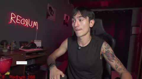 Snapshot of redrum_696 chatting on October 17, 2:26 am Red online show from October 17, 2:26 am