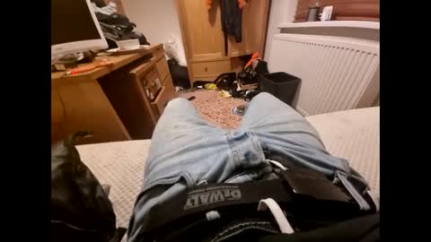 reece19931 online show from February 2, 11:21 pm