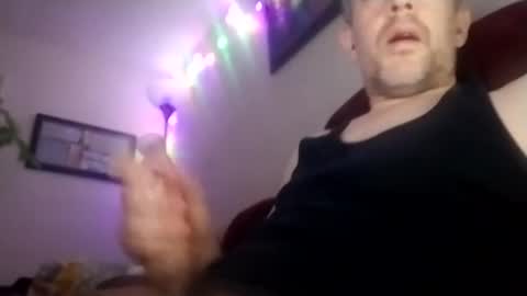 Snapshot of regularguy20 chatting on January 20, 8:52 am regularguy20 online show from January 20, 8:52 am