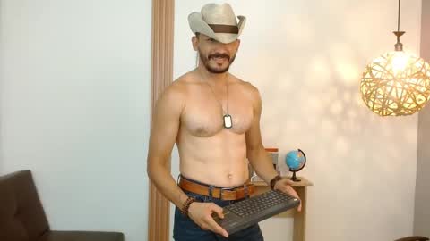 Snapshot of reiko_85_ chatting on February 20, 7:52 pm REIKO online show from February 20, 7:52 pm