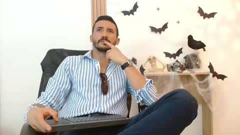 Snapshot of reiko_85_ chatting on October 7, 3:38 pm REIKO online show from October 7, 3:38 pm
