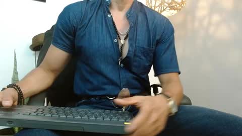 Snapshot of reiko_85_ chatting on January 23, 7:51 pm REIKO online show from January 23, 7:51 pm