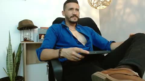 Snapshot of reiko_85_ chatting on January 21, 7:50 pm REIKO online show from January 21, 7:50 pm