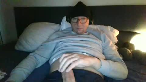 Snapshot of rezznova chatting on January 18, 2:55 pm Joe online show from January 18, 2:55 pm