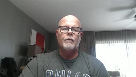 Snapshot of rich32937 chatting on January 3, 2:51 pm rich32937 online show from January 3, 2:51 pm