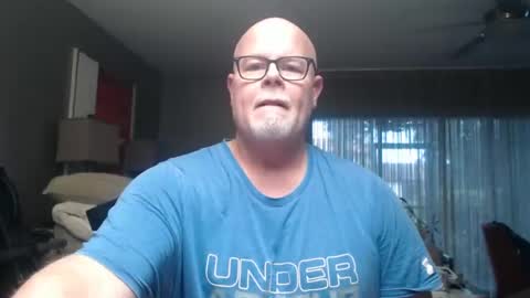 Snapshot of rich32937 chatting on January 17, 1:03 pm rich32937 online show from January 17, 1:03 pm