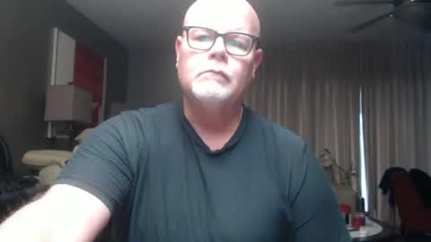 Snapshot of rich32937 chatting on December 27, 8:18 pm rich32937 online show from December 27, 8:18 pm