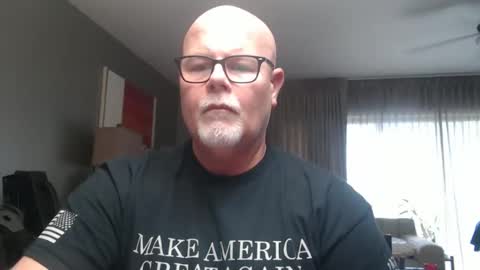 Snapshot of rich32937 chatting on December 25, 4:32 pm rich32937 online show from December 25, 4:32 pm