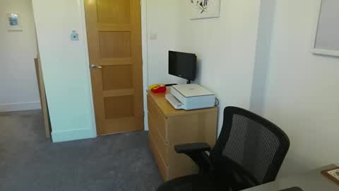 londongent online show from December 12, 11:40 am