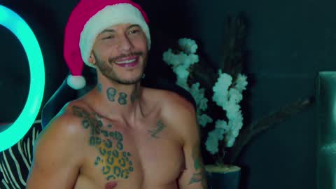 Snapshot of rickg_oficial chatting on December 21, 9:04 pm RICKG online show from December 21, 9:04 pm