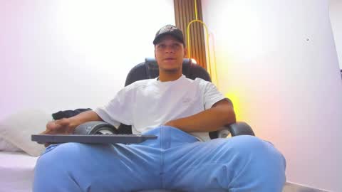 Snapshot of ricky_owens1 chatting on February 26, 6:53 pm Ricky online show from February 26, 6:53 pm