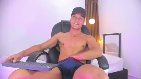 Snapshot of ricky_owens1 chatting on January 13, 10:45 pm Ricky online show from January 13, 10:45 pm