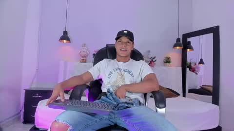Snapshot of ricky_owens1 chatting on December 27, 9:11 pm Ricky online show from December 27, 9:11 pm