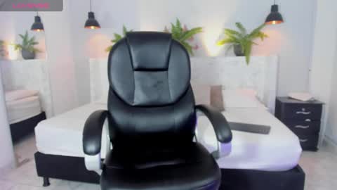 Snapshot of ricky_owens1 chatting on February 21, 10:26 pm Ricky online show from February 21, 10:26 pm