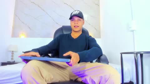 Snapshot of ricky_owens1 chatting on February 7, 9:26 pm Ricky online show from February 7, 9:26 pm