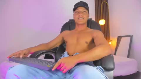 Snapshot of ricky_owens1 chatting on January 18, 9:34 pm Ricky online show from January 18, 9:34 pm