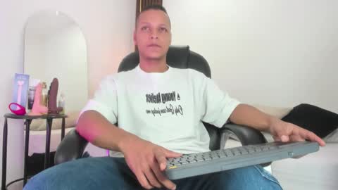 Snapshot of ricky_owens1 chatting on September 11, 12:59 pm Ricky online show from September 11, 12:59 pm