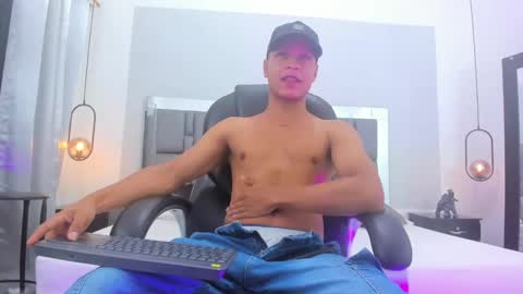 Snapshot of ricky_owens1 chatting on December 31, 8:02 pm Ricky online show from December 31, 8:02 pm