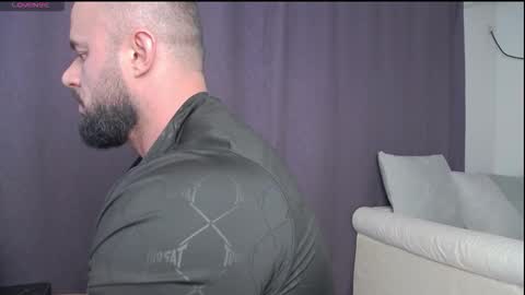 Snapshot of rickymiami1 chatting on October 6, 8:35 pm rickymiami1 online show from October 6, 8:35 pm