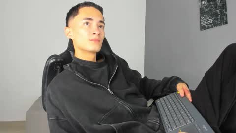 Snapshot of ritchie_alameda chatting on October 18, 11:26 am Ritchie Alameda online show from October 18, 11:26 am