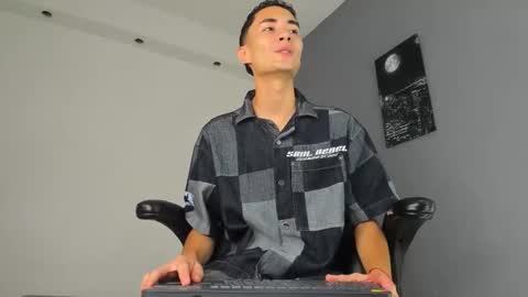 Snapshot of ritchie_alameda chatting on October 17, 11:25 am Ritchie Alameda online show from October 17, 11:25 am
