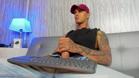 Snapshot of rivernbalderr chatting on September 17, 3:51 am Its Rivern Show online show from September 17, 3:51 am