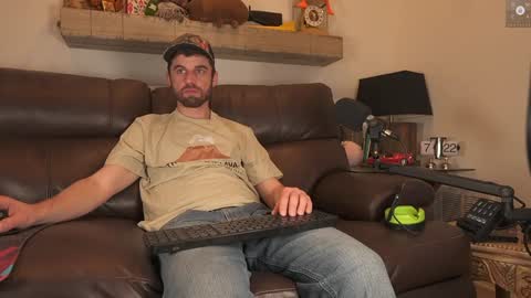 Ryan aka KeylimeRy online show from December 8, 1:24 am