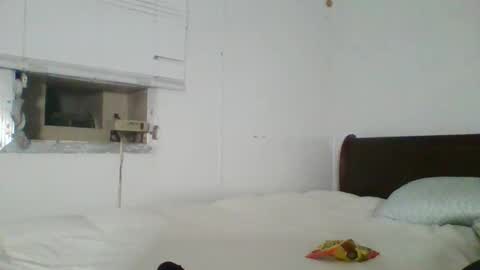 rngel_r online show from December 2, 7:22 am