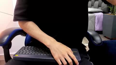 Snapshot of roan_birkin chatting on October 11, 9:19 pm Roan Birkin online show from October 11, 9:19 pm