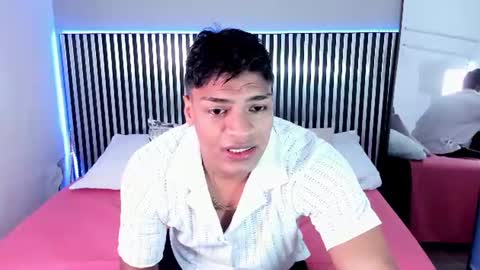 R O A N online show from June 9, 2:52 pm