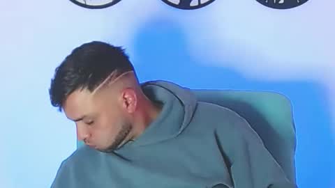 Stiven - online show from December 1, 8:01 pm