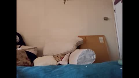 Dominique closet cd online show from February 9, 2:11 pm