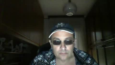 Snapshot of roby360 chatting on February 18, 1:00 pm robertino online show from February 18, 1:00 pm