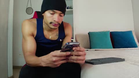 roby_millerr online show from November 4, 7:59 pm