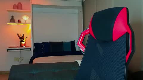 roby_millerr online show from April 24, 2:58 am