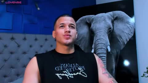 Snapshot of rocco_santos chatting on September 9, 5:40 am rocco_santos online show from September 9, 5:40 am