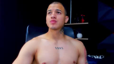 rocco_santos online show from February 19, 7:21 pm