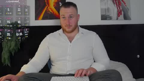 Roddy online show from December 4, 1:42 pm